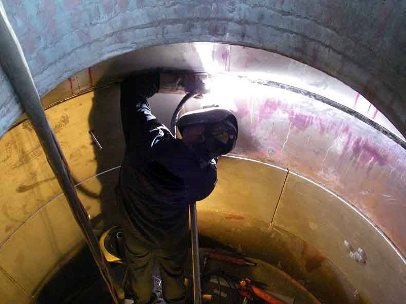 Urea reactor relining.jpg